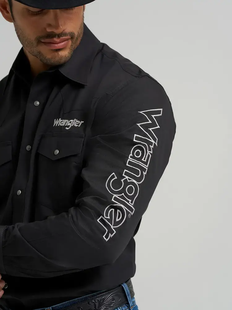 Wrangler Logo Snap Solid Black