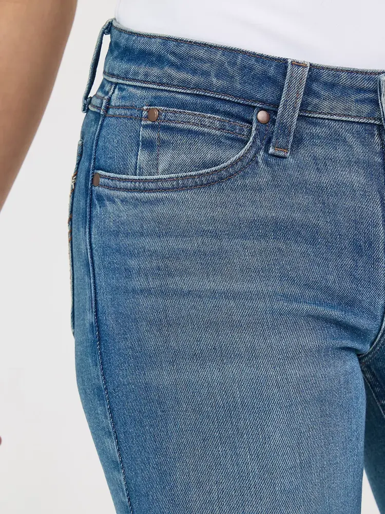 Wrangler Retro Mae Mid Rise Bootcut Dahlia