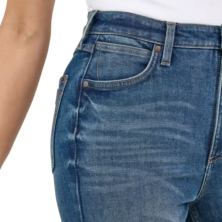 Wrangler Ultimate Riding Relaxed Skylar Stretch High Rise