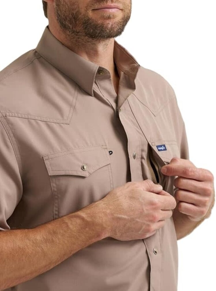 Wrangler Performance Snap Classic Fit Tan