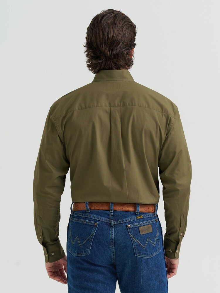 Wrangler George Strait Relaxed Fit Stretch Button Down Olive