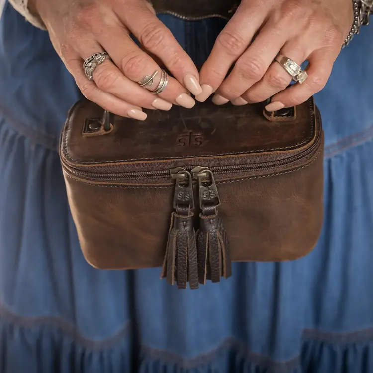 STS Ranchwear Baroness Petite Train Case