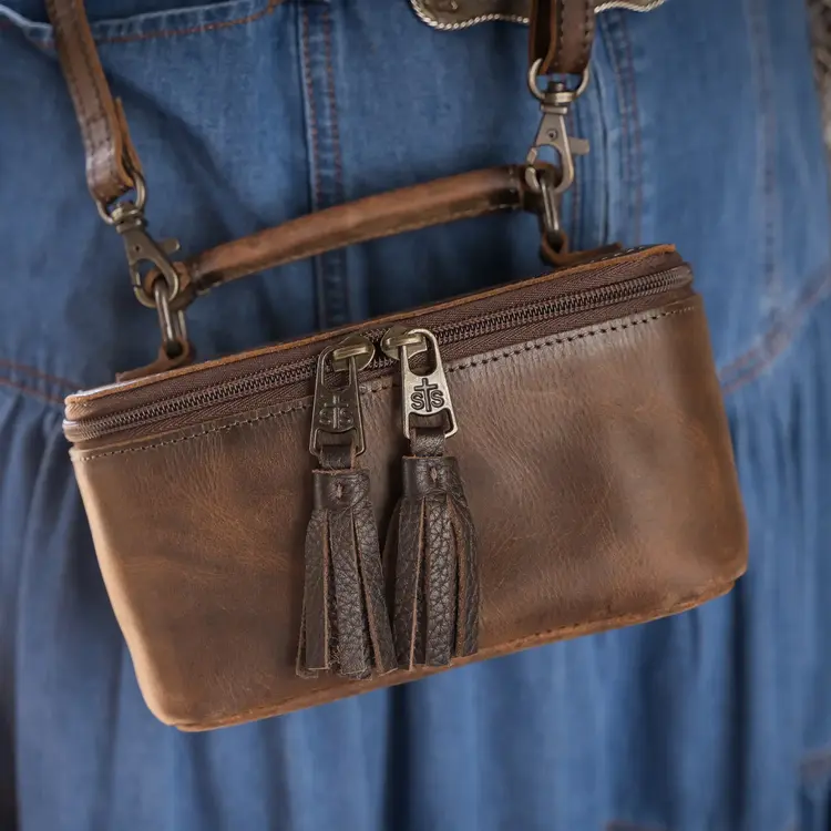STS Ranchwear Baroness Petite Train Case