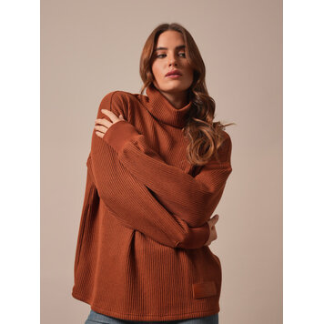 Kimes Ranch Maren Ribbed Sweatshirt Burnt Red