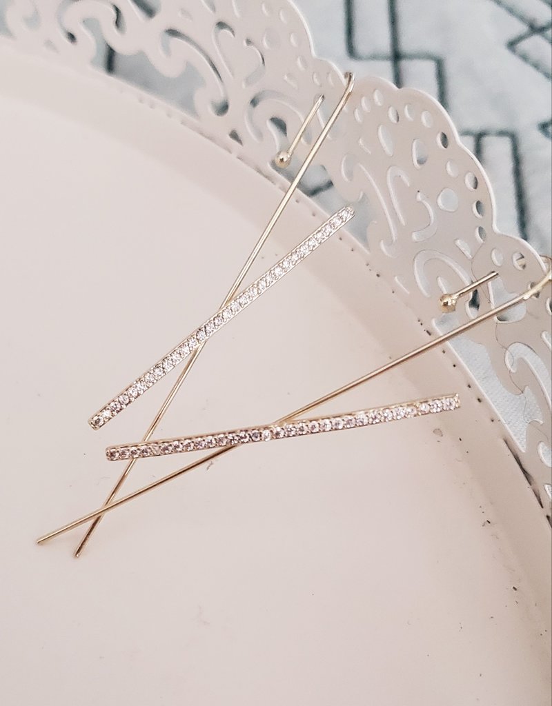 LDayDesigns Cross Bar Ear Pin