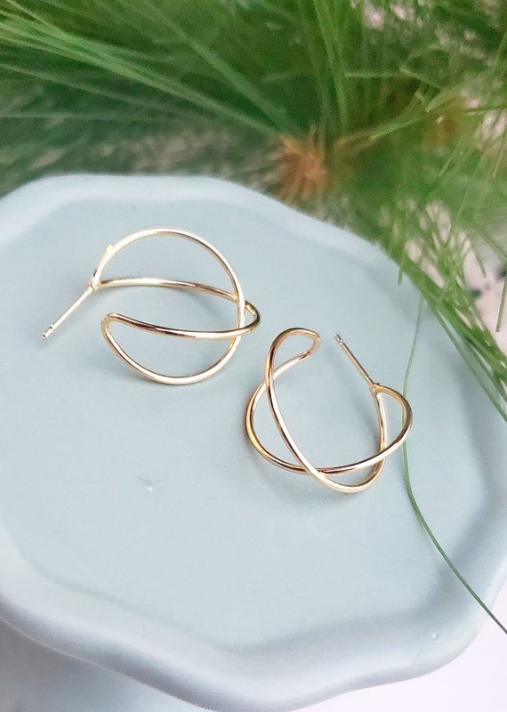 LDayDesigns Criss Cross Hoop