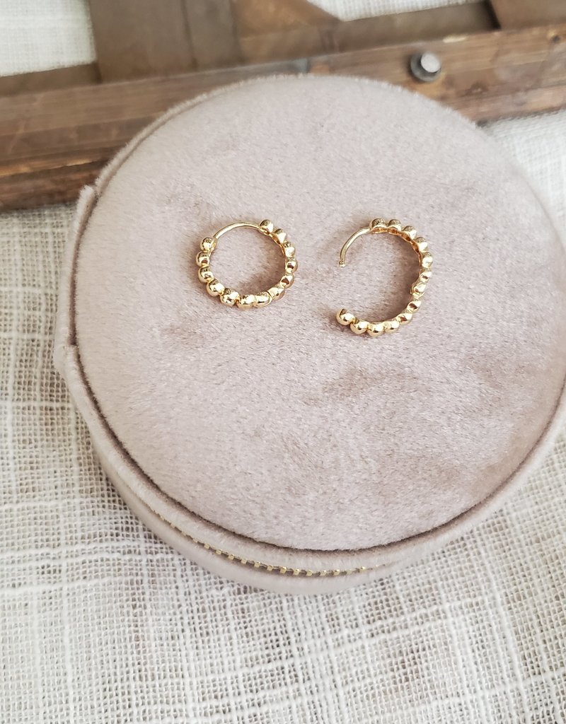 LDayDesigns Dots Ear Hug