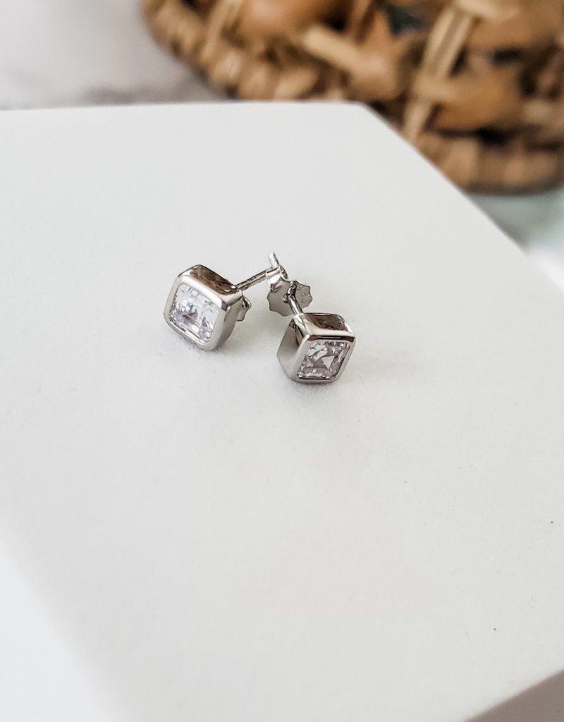 LUX Bezel Solitare Studs