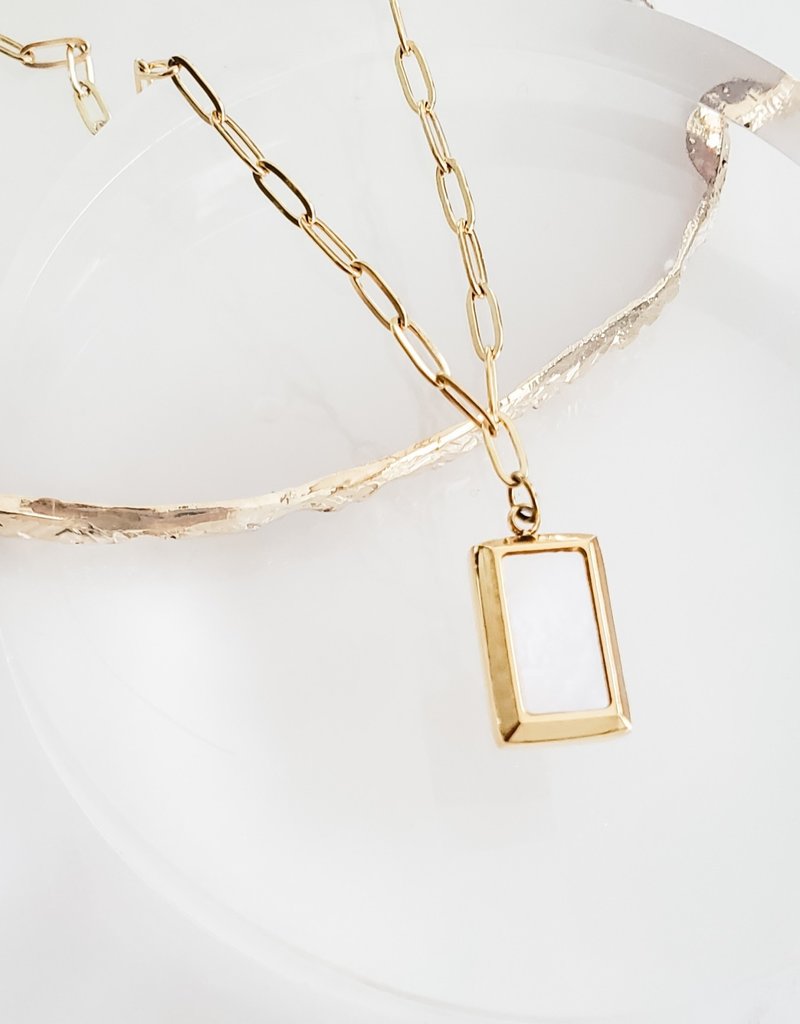 LUX Lux Shell Necklace