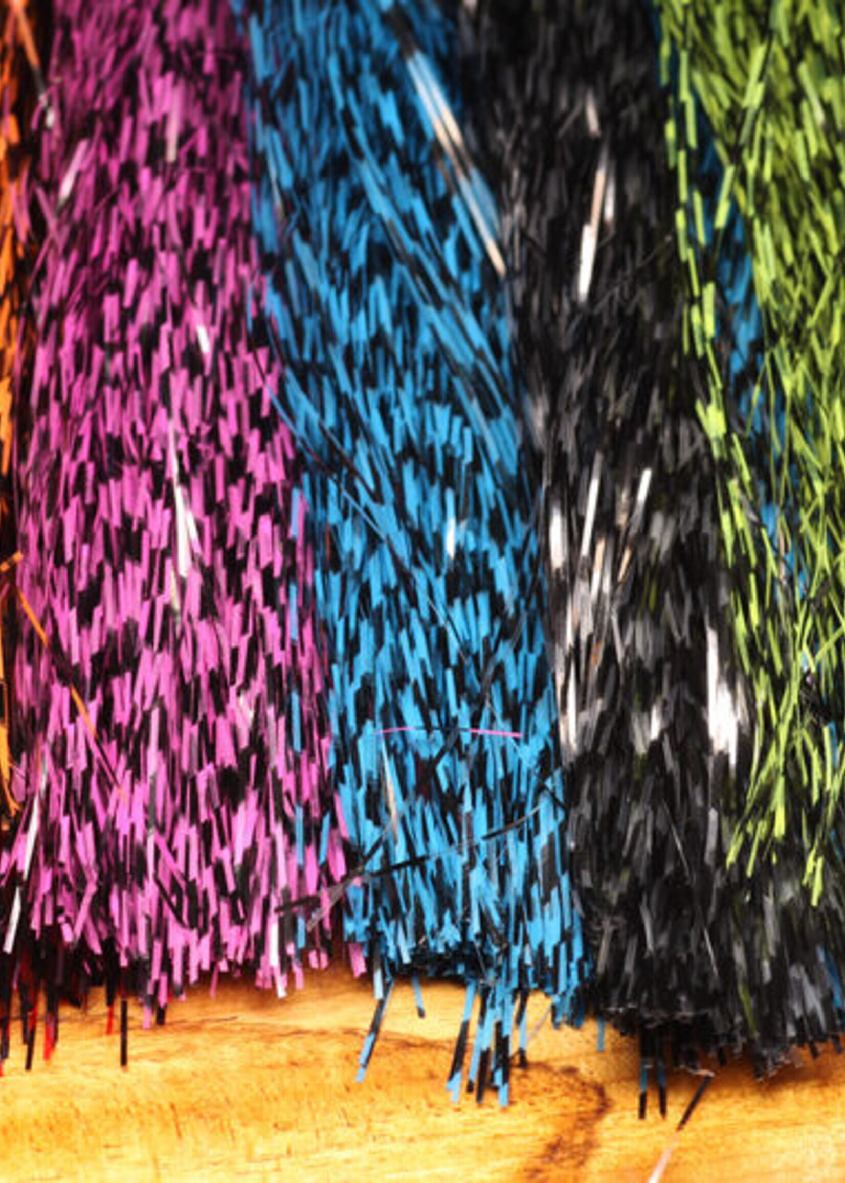 Hareline Dubbin Barred Magnum Flashabou Red Black Barred