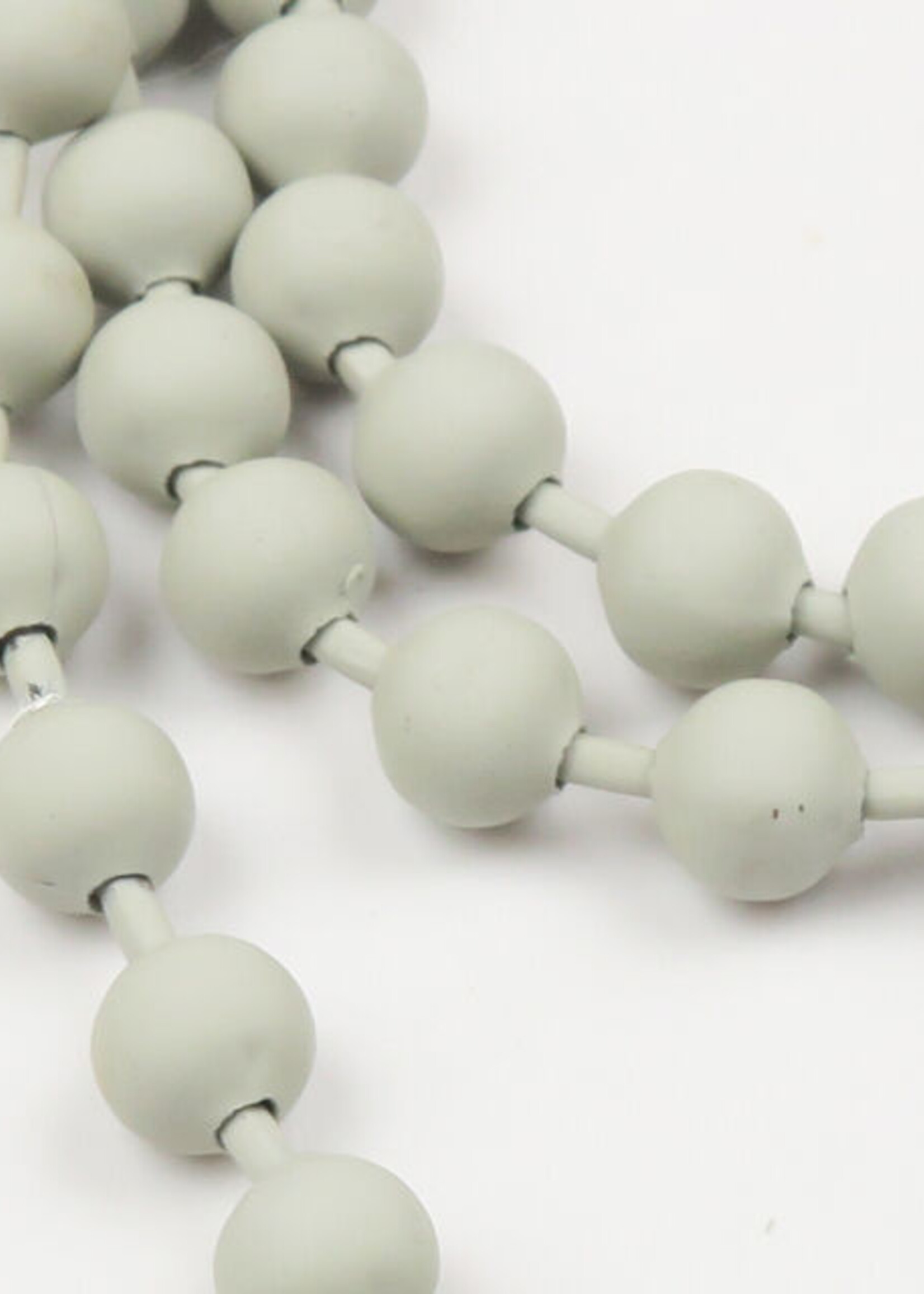 Hareline Dubbin Chicone's Stealth Chain Gray Large