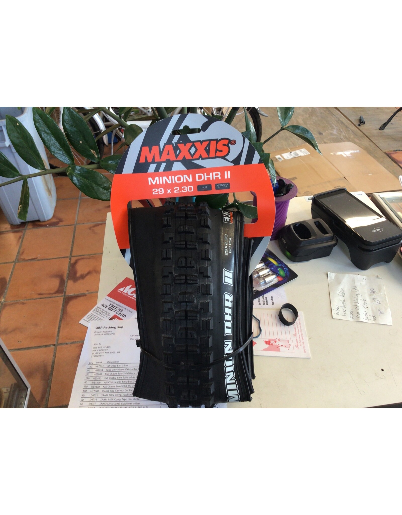 Maxxis Maxxis Minion DHR II Tire - 29 x 2.3 Tubeless Folding Black Dual EXO