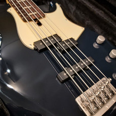 Yamaha Yamaha BBP-35 5 String Bass Midnight Blue - Made in Japan