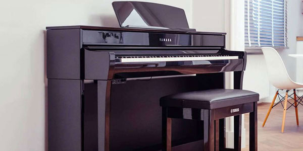 Yamaha CLP 745 Clavinova Digital Piano