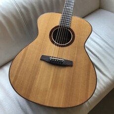 Consignment/Used Karol Custom Acoustic Guitar - 'Finger Style' 2008/2009 w/Hard Case