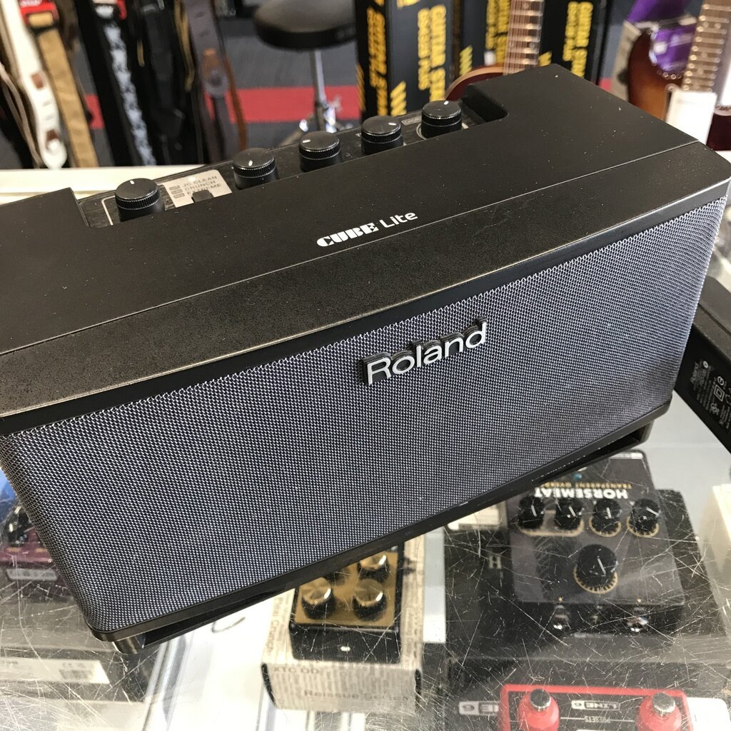 Used Roland Cube Lite guitar amp