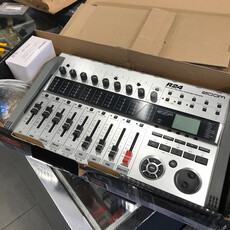 Consignment/Used Zoom R24 - SD Recorder/Interface/Controller