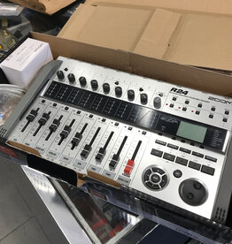 Consignment/Used Zoom R24 - SD Recorder/Interface/Controller