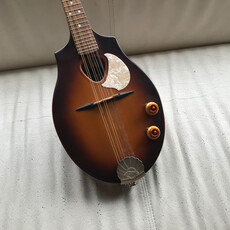 Seagull Consignment/Used Seagull S8 Mandolin Sunburst EQ - w/Bag