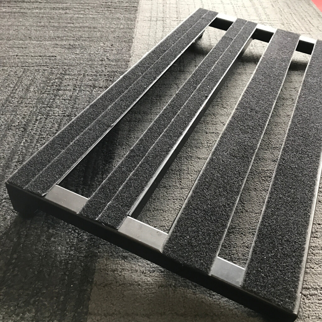 Consignment Pedaltrain  24" X 12.5" w Soft Bag