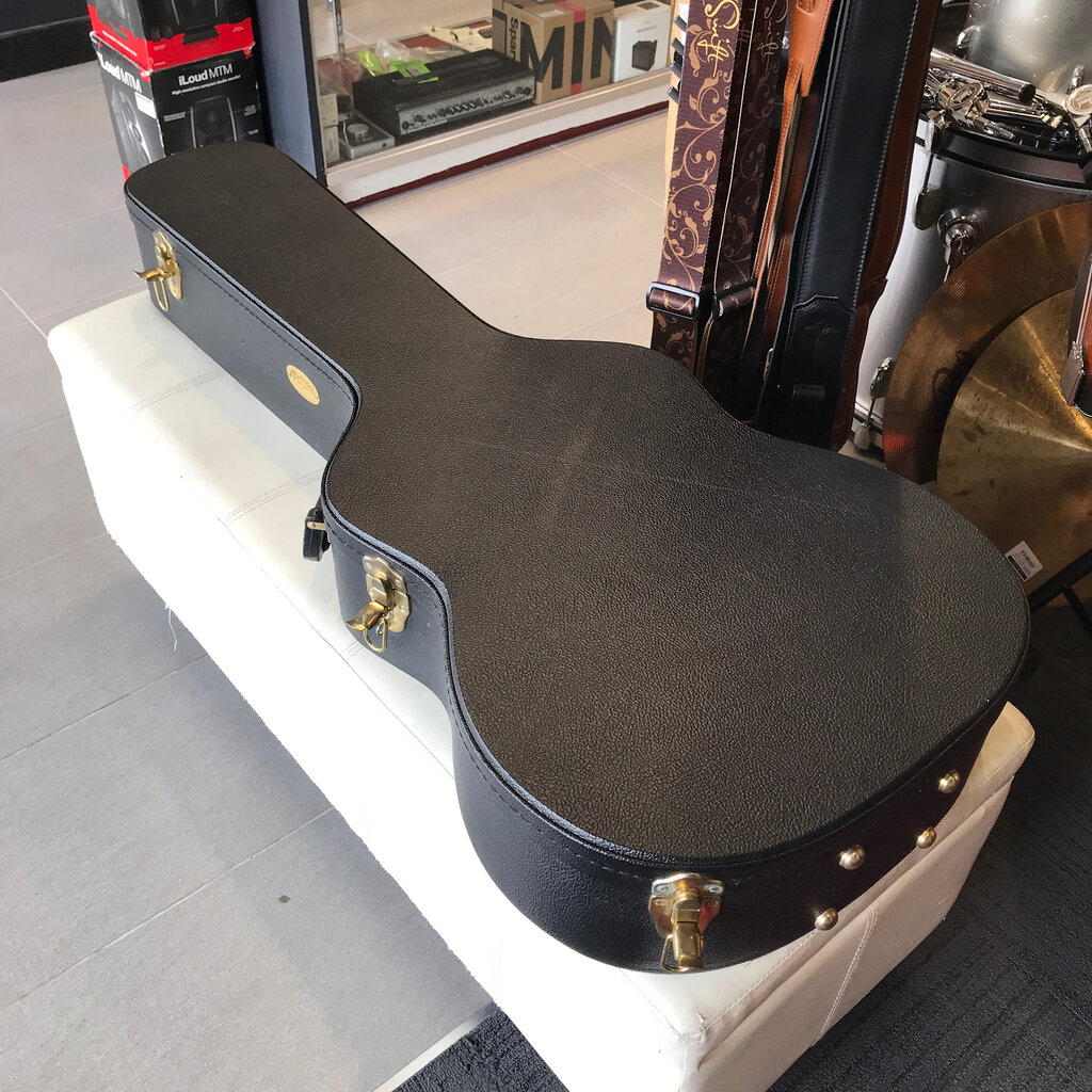 Consignment/Used Martin OMCPA4 2013 - w/Hard Case