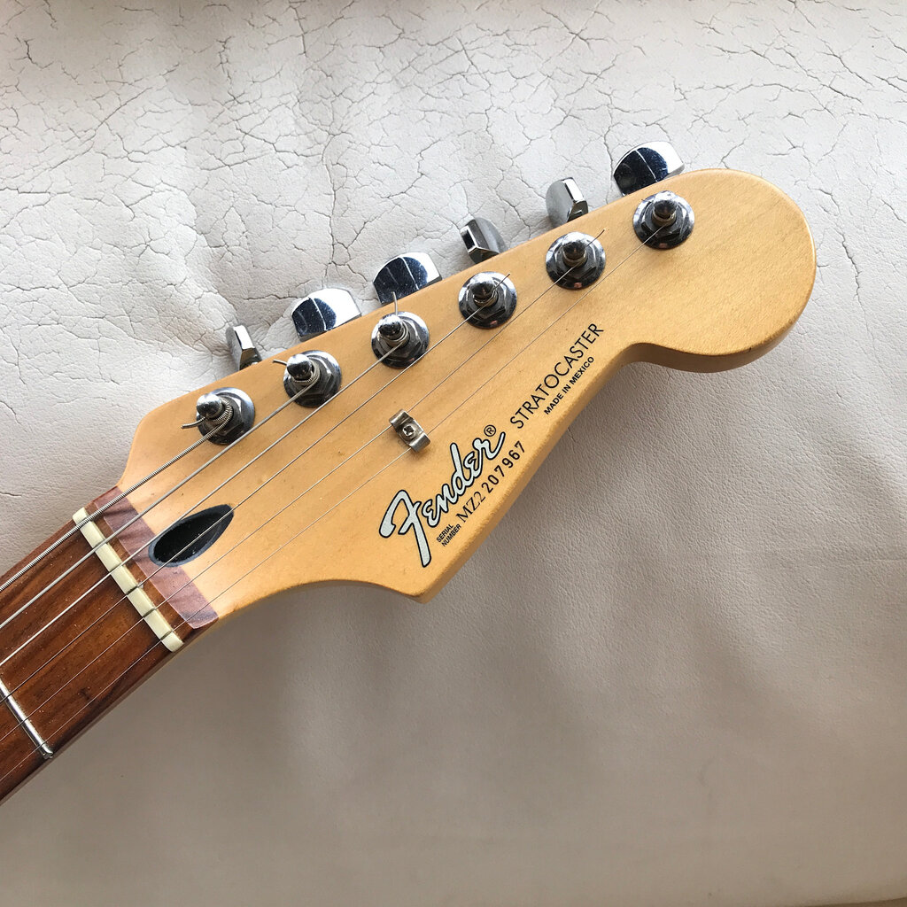 Fender Consignment/Used Fender Stratocaster RW AGV MIM 2003 w/Gig Bag