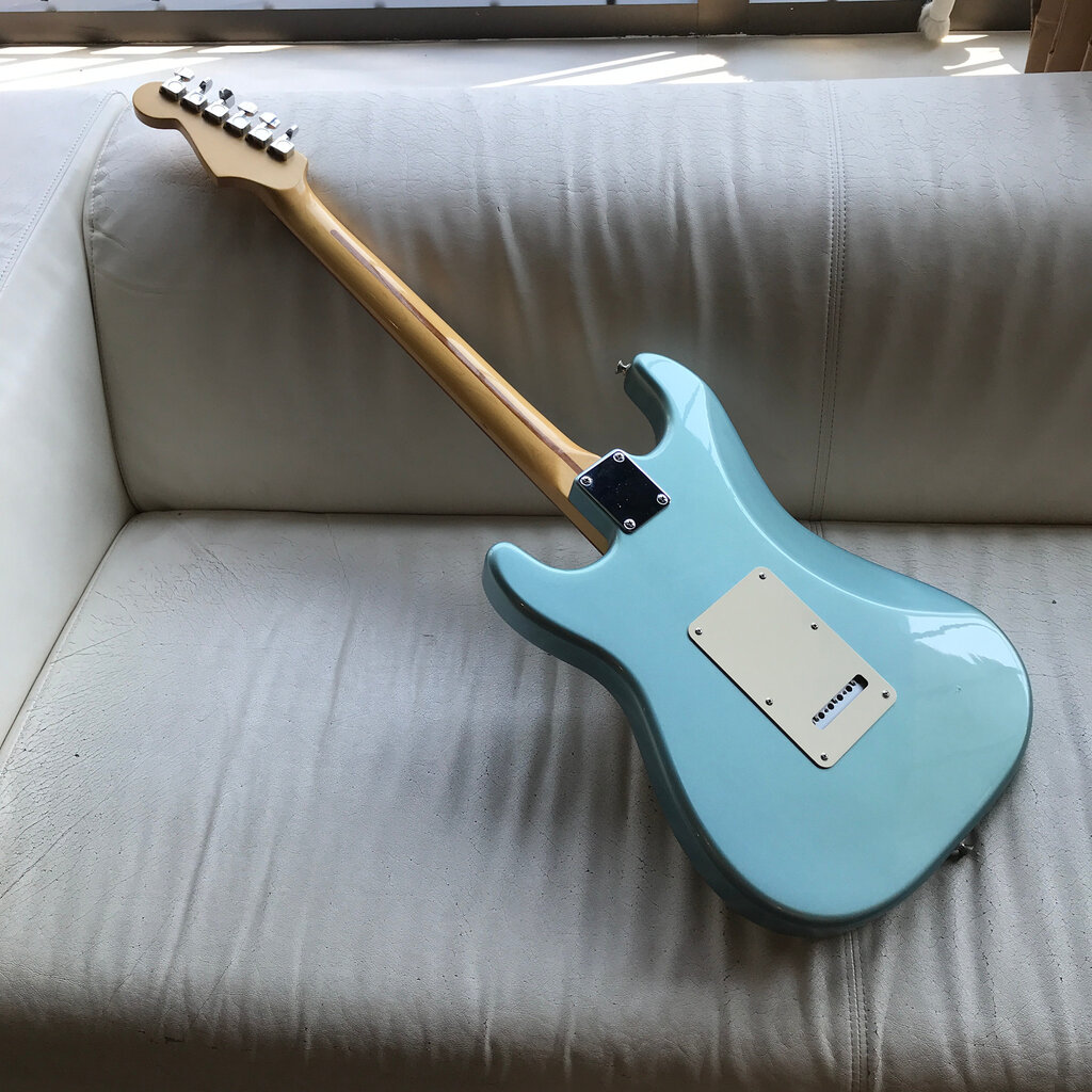 Fender Consignment/Used Fender Stratocaster RW AGV MIM 2003 w/Gig Bag