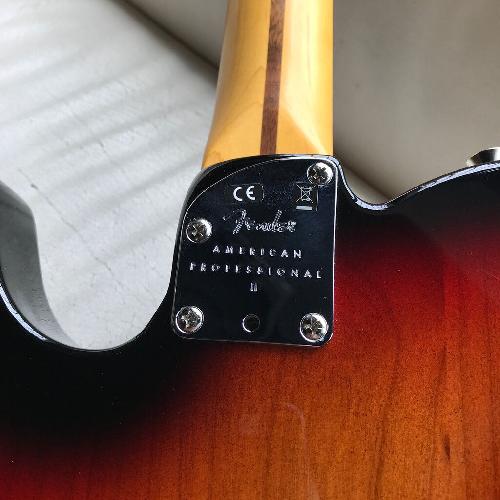 Fender Consignment/Used Fender American Pro II Telecaster RW 3TSB 2020 w/Case