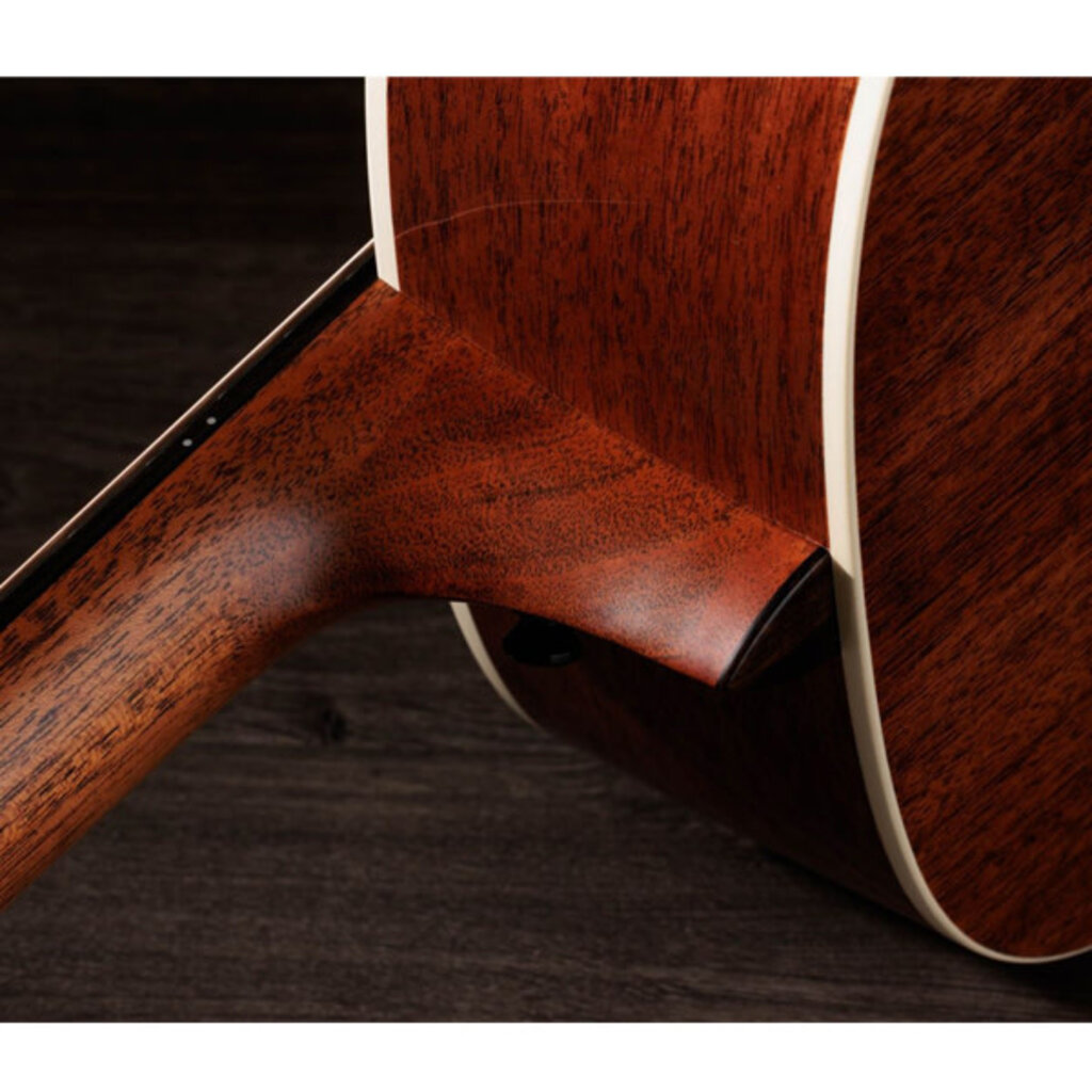 Taylor Guitars Taylor Gold Label 517e Blacktop (Cream Pickguard)