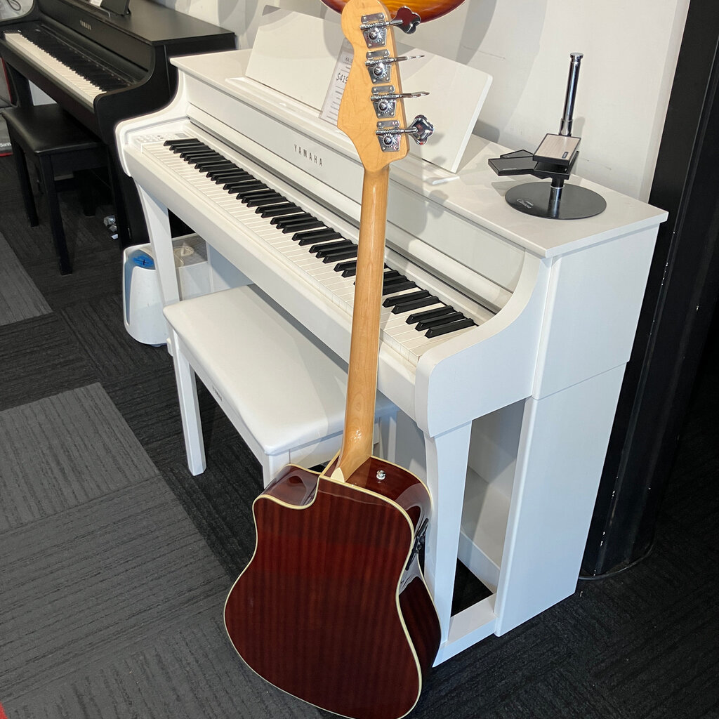 Fender Consignment/Used Fender Kingman Bass SCE - Natural w/Case