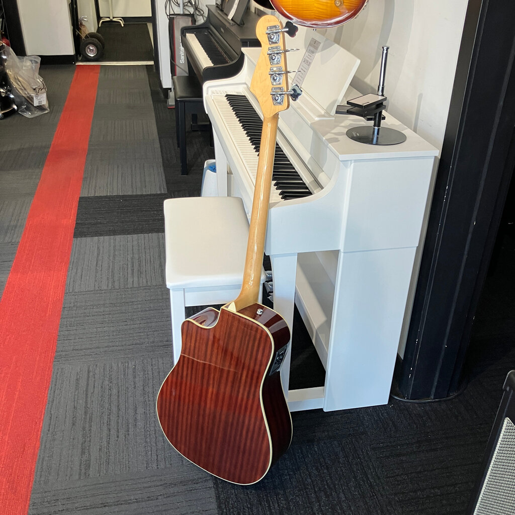 Fender Consignment/Used Fender Kingman Bass SCE - Natural w/Case