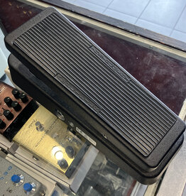 Jim Dunlop Consignment/Used Dunlop Cry Baby Wah Pedal - GCB95