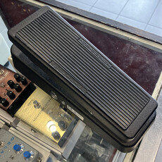 Jim Dunlop Consignment/Used Dunlop Cry Baby Wah Pedal - GCB95