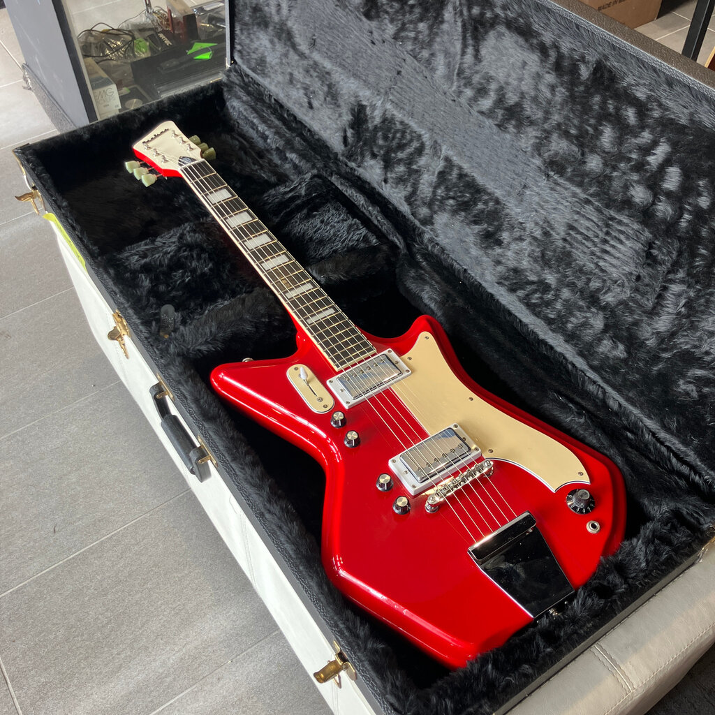 Consignment/Used Eastwood Airline P2 w/Case