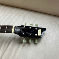 Consignment/Used Supro Dual Tone Tribute by Eastwood - White