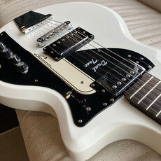 Consignment/Used Supro Dual Tone Tribute by Eastwood - White
