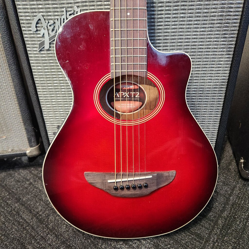 Yamaha Consignment/Used Yamaha APX T2 Ruby Red w/gig bag