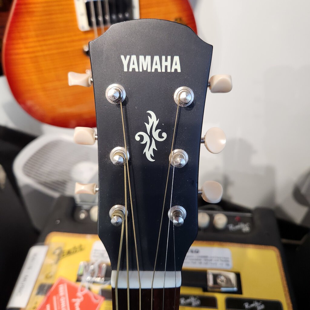 Yamaha Consignment/Used Yamaha APX T2 Ruby Red w/gig bag