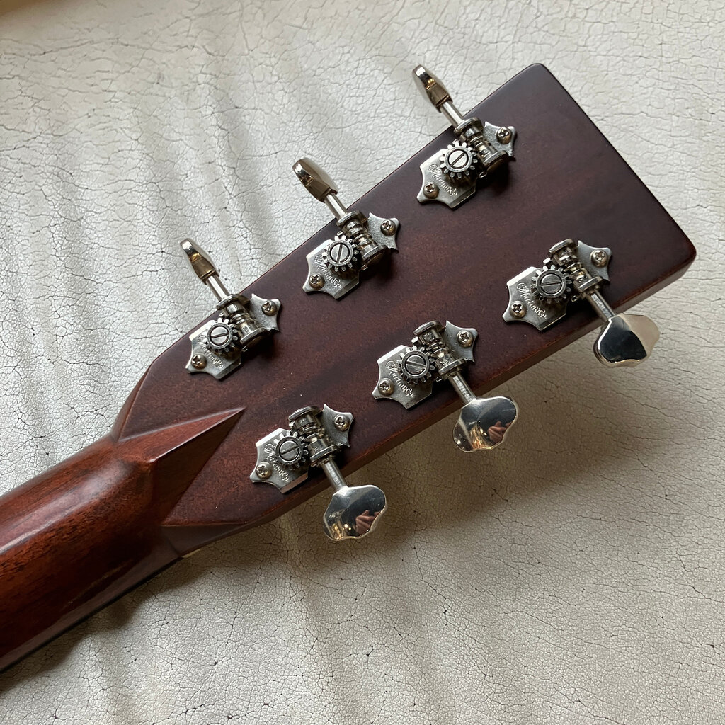 Consignment/Used Martin OM-28E (2013) w/Case