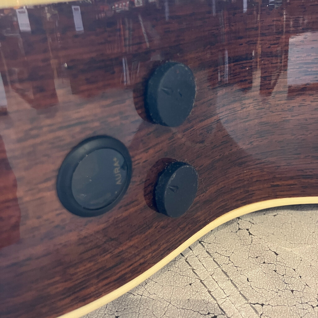 Consignment/Used Martin OM-28E (2013) w/Case