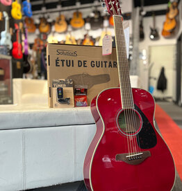 Yamaha Yamaha FS820 RR Bundle with Deluxe Bag, D'addario Tuner & Picks