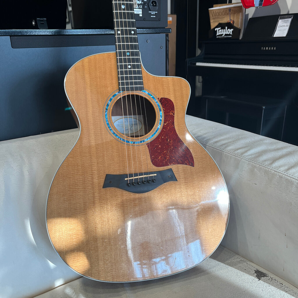 Taylor Guitars Used Taylor 214ce w/o case