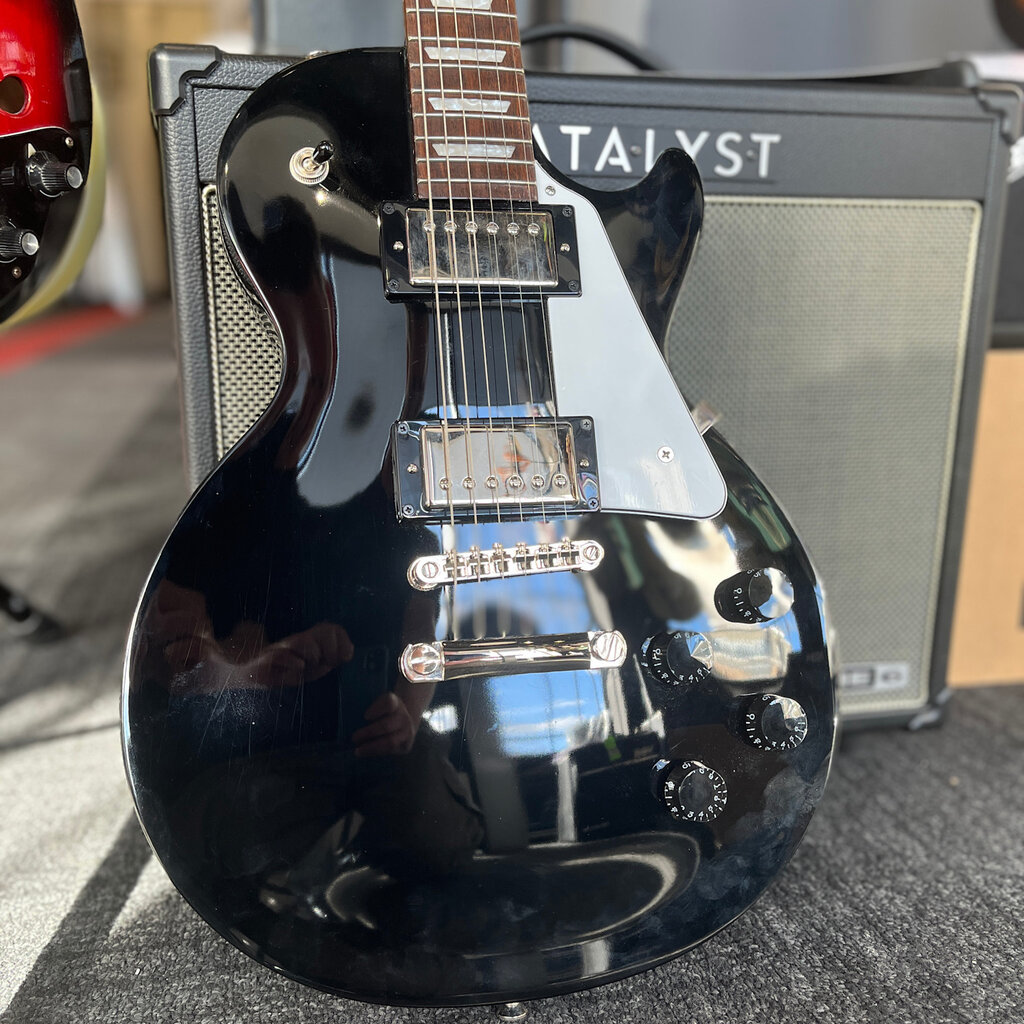 Epiphone Used Epiphone Les Paul Studio - Black (w/ hardshell case)