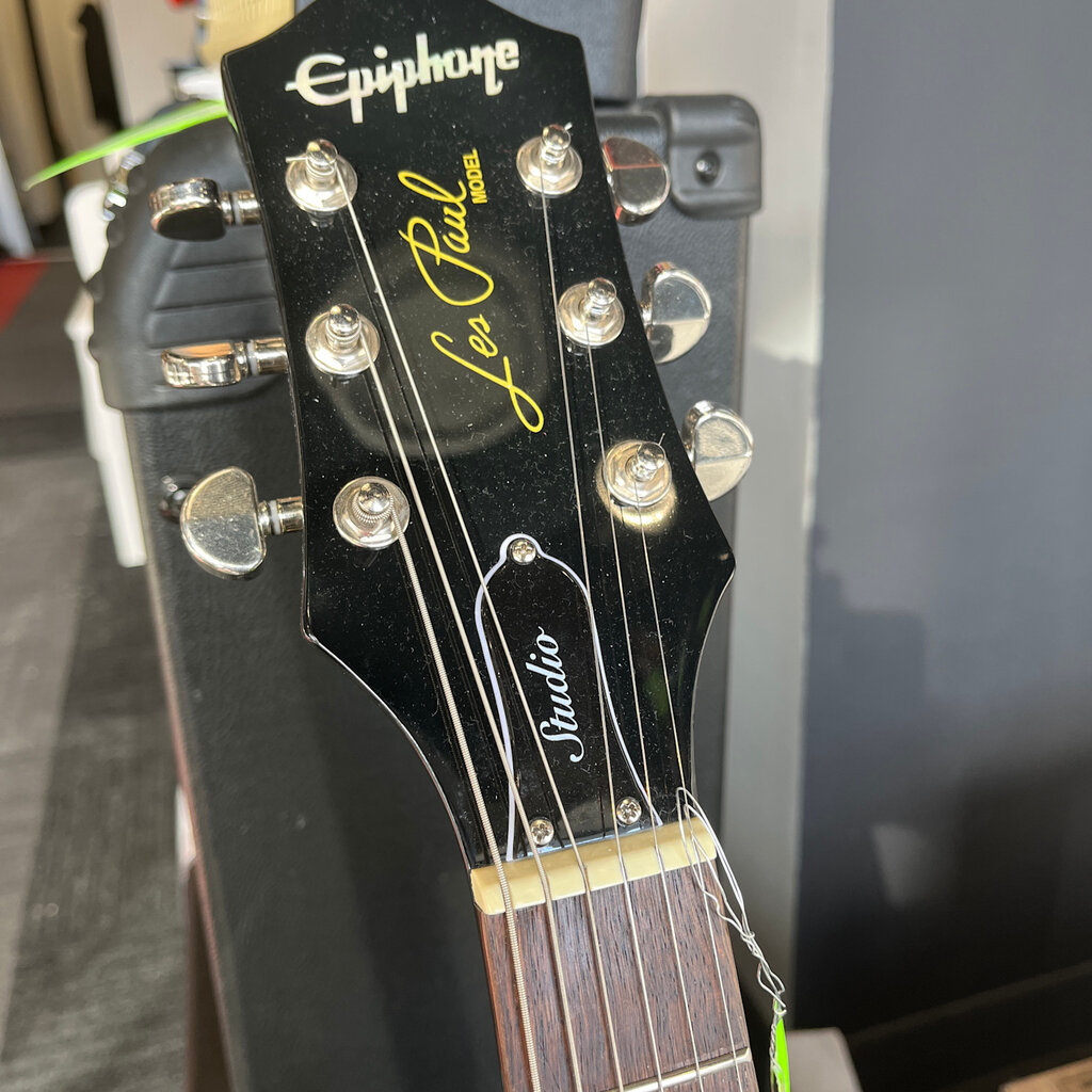 Epiphone Used Epiphone Les Paul Studio - Black (w/ hardshell case)