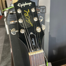 Epiphone Used Epiphone Les Paul Studio - Black (w/ hardshell case)