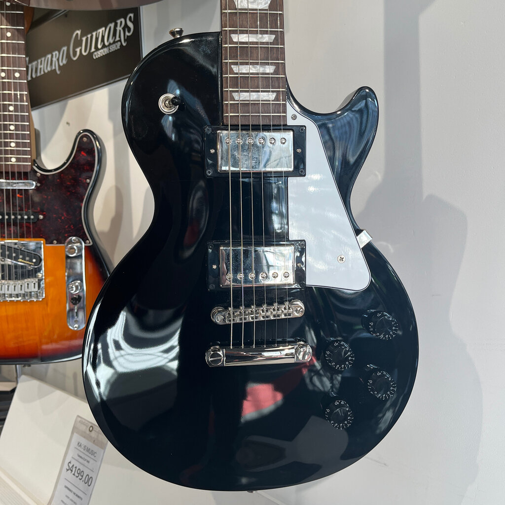 Epiphone Used Epiphone Les Paul Studio - Black (w/ hardshell case)