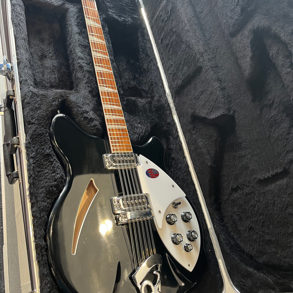 Consignment/Used Rickenbacker 620/12 Black w/Custom Case