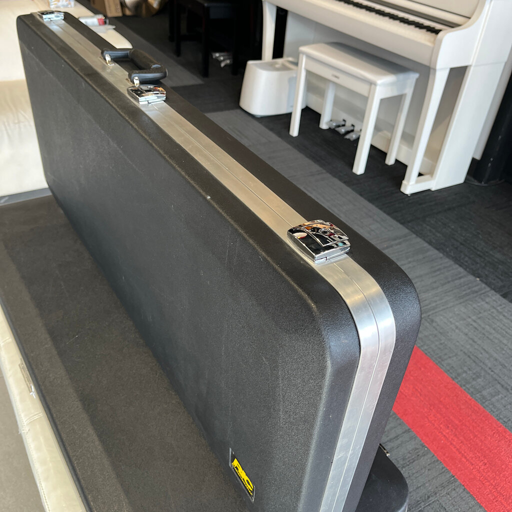 Consignment/Used Rickenbacker 620/12 Black w/Custom Case