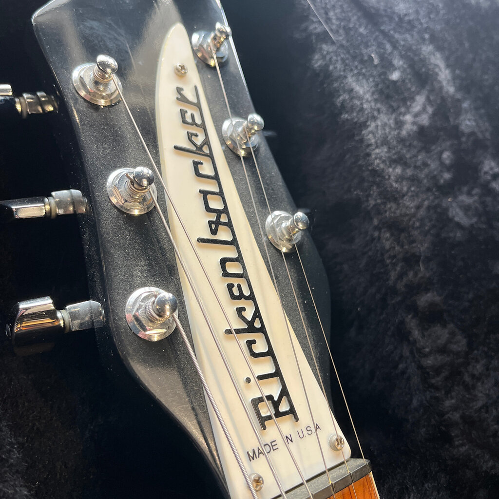 Consignment/Used Rickenbacker 620 Black w/Custom Case