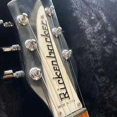 Consignment/Used Rickenbacker 620 Black w/Custom Case